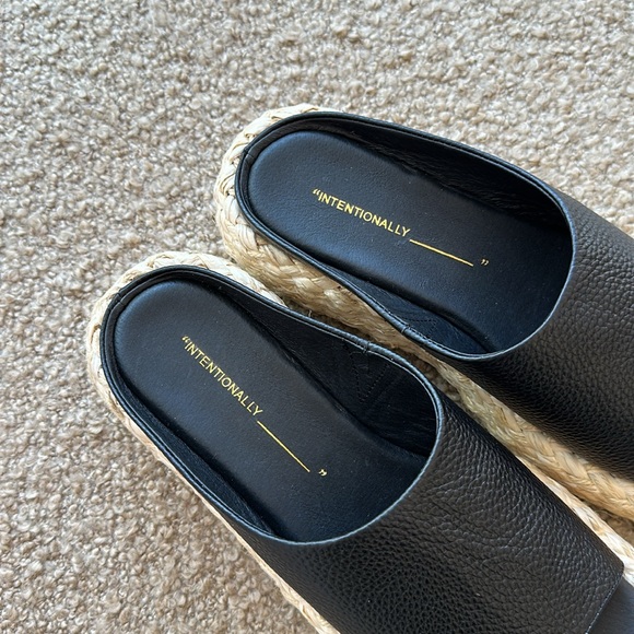 *NEW IN BOX* INTENTIONALLY BLANK hightide espadrille platform slide in black 8 - Picture 5 of 6